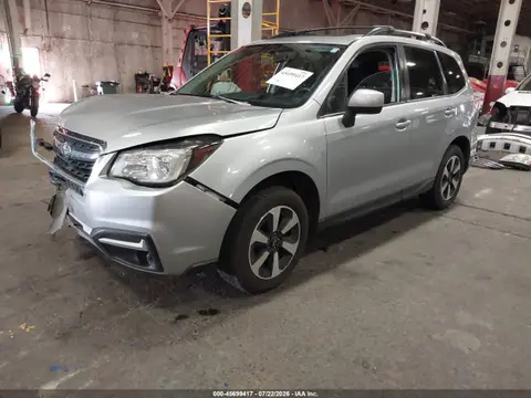 2017 Subaru Forester 2.5i Premium VIN JF2SJAEC6HH526162 фото 2