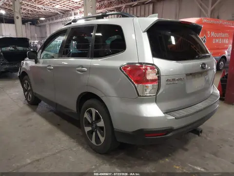 2017 Subaru Forester 2.5i Premium VIN JF2SJAEC6HH526162 фото 3