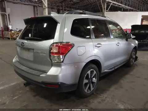 2017 Subaru Forester 2.5i Premium VIN JF2SJAEC6HH526162 фото 4