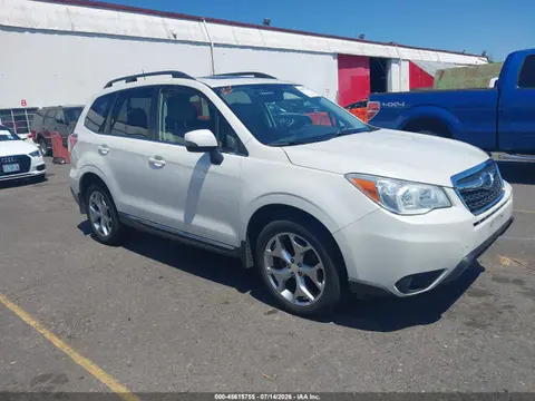 JF2SJAWC1FH437319 — 2015 Subaru Forester 2.5I Touring, Задняя часть (Rear), фото до ремонта