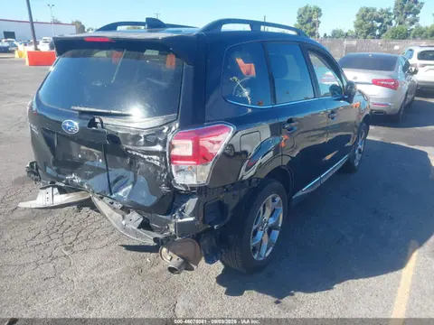 2017 Subaru Forester 2.5i Touring VIN JF2SJATC2HH411948 фото 4