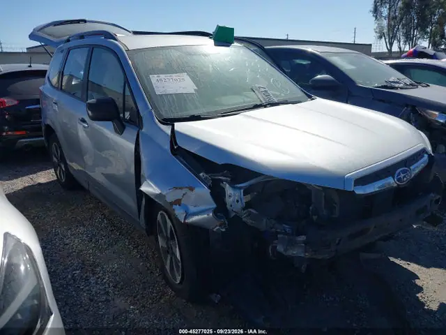 JF2SJABC2HH585391 — 2017 Subaru Forester 2.5I, Левый бок (Left Side), фото до ремонта