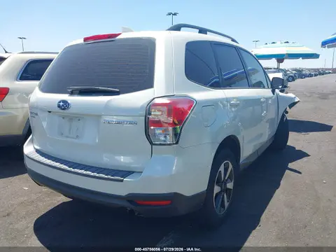 2018 Subaru Forester 2.5i VIN JF2SJABC9JH414241 фото 4