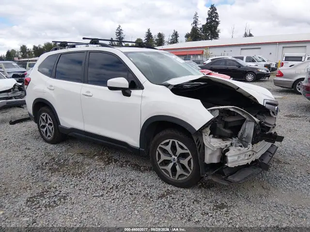 JF2SKAJC1MH423227 — 2021 Subaru Forester Premium, Передняя и задняя части (Front & Rear), фото до ремонта