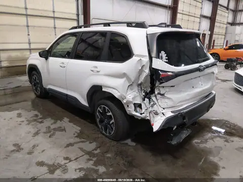 2025 Subaru Forester Premium VIN JF2SLDDCXSH563090 фото 3