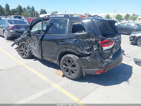 2019 Subaru Forester Sport VIN JF2SKAPC4KH554768 фото 3