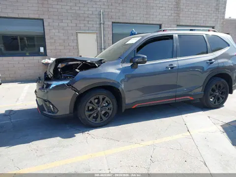 2023 Subaru Forester Sport VIN JF2SKAGC2PH472450 фото 2