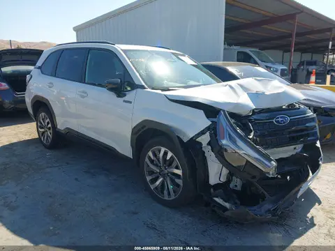 JF2SLSTD2SH439703 — 2025 Subaru Forester Touring Hybrid, Передняя часть (Front End), фото до ремонта