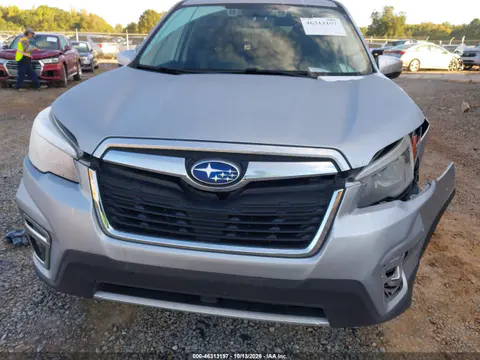 JF2SKAXC4LH562290 — 2020 Subaru Forester, Передний левый, фото до ремонта