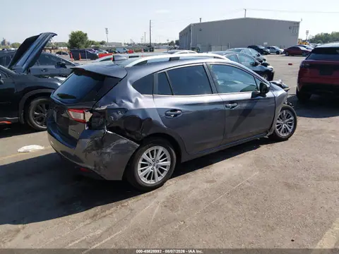 2017 Subaru Impreza 2.0i Premium VIN 4S3GTAD62H3736569 фото 4