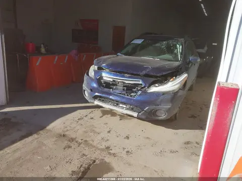 2017 Subaru Outback 2.5i Limited VIN 4S4BSANC1H3394545 фото 2