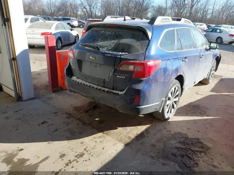 2017 Subaru Outback 2.5i Limited VIN 4S4BSANC1H3394545 фото 4