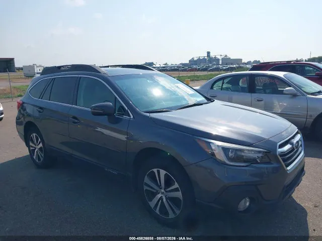 2018 Subaru Outback 2.5i Limited VIN 4S4BSANC6J3253816 фото 1