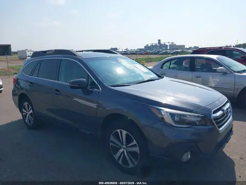 4S4BSANC6J3253816 — 2018 Subaru Outback 2.5I Limited, Задняя часть (Rear), фото до ремонта