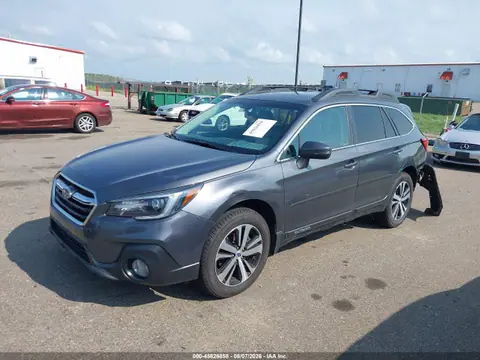 2018 Subaru Outback 2.5i Limited VIN 4S4BSANC6J3253816 фото 2