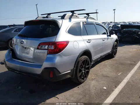 2018 Subaru Outback 2.5i Limited VIN 4S4BSAKC1J3292074 фото 4