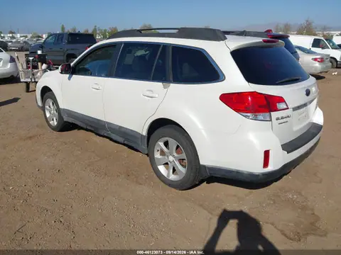 2014 Subaru Outback 2.5i Premium VIN 4S4BRBCCXE3245180 фото 3