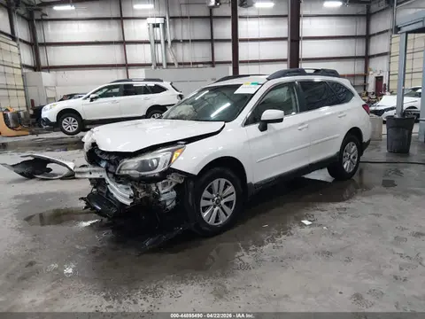 2015 Subaru Outback 2.5i Premium VIN 4S4BSACC9F3206936 фото 2