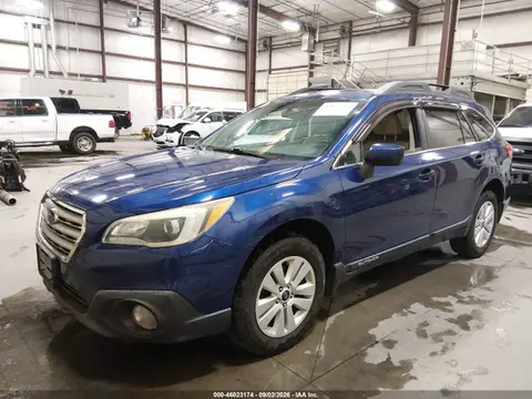 2015 Subaru Outback 2.5i Premium VIN 4S4BSACC3F3325565 фото 2