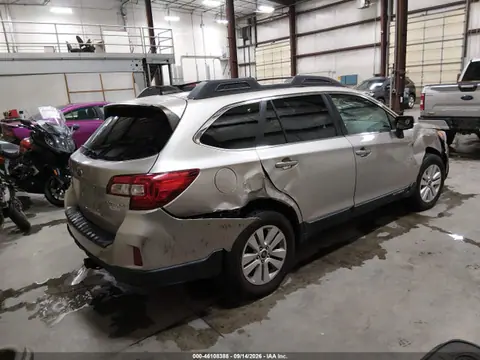 2016 Subaru Outback 2.5i Premium VIN 4S4BSACC2G3353374 фото 4