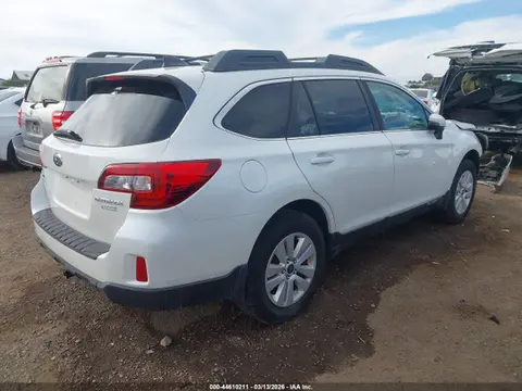 2017 Subaru Outback 2.5i Premium VIN 4S4BSAFC0H3427064 фото 4