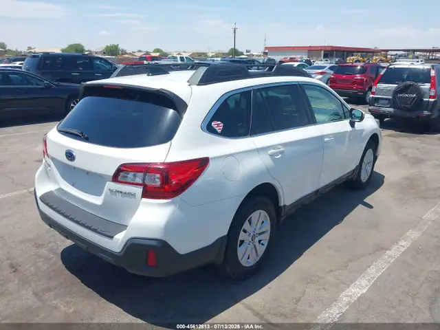 2018 Subaru Outback 2.5i Premium VIN 4S4BSAFC5J3291424 фото 4