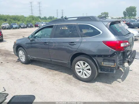 2018 Subaru Outback 2.5i Premium VIN 4S4BSACC3J3363323 фото 3