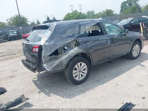 2018 Subaru Outback 2.5i Premium VIN 4S4BSACC3J3363323 фото 4