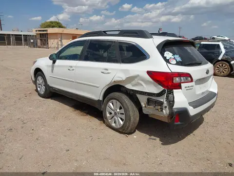 2018 Subaru Outback 2.5i Premium VIN 4S4BSAFC4J3353895 фото 3