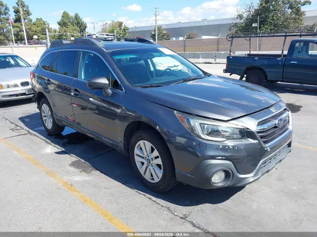 2018 Subaru Outback 2.5i Premium VIN 4S4BSACC8J3276355 фото 1