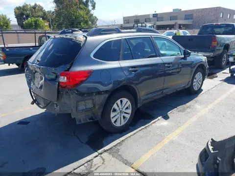 2018 Subaru Outback 2.5i Premium VIN 4S4BSACC8J3276355 фото 4