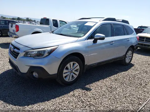 2019 Subaru Outback 2.5i Premium VIN 4S4BSAFC6K3345329 фото 2