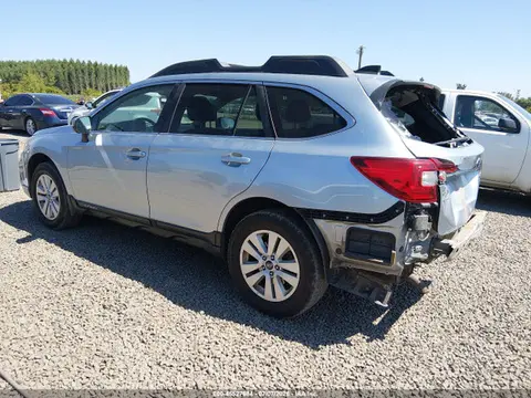 2019 Subaru Outback 2.5i Premium VIN 4S4BSAFC6K3345329 фото 3