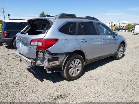 2019 Subaru Outback 2.5i Premium VIN 4S4BSAFC6K3345329 фото 4