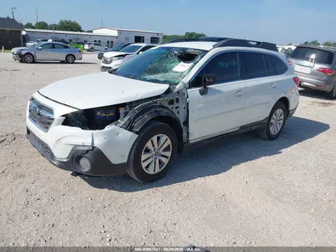 2019 Subaru Outback 2.5i Premium VIN 4S4BSAFC5K3276973 фото 2