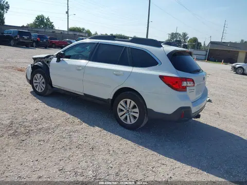 2019 Subaru Outback 2.5i Premium VIN 4S4BSAFC5K3276973 фото 3