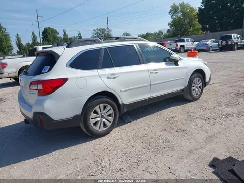 2019 Subaru Outback 2.5i Premium VIN 4S4BSAFC5K3276973 фото 4