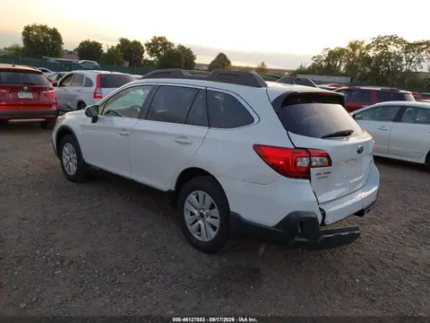 2019 Subaru Outback 2.5i Premium VIN 4S4BSAFC1K3348722 фото 3