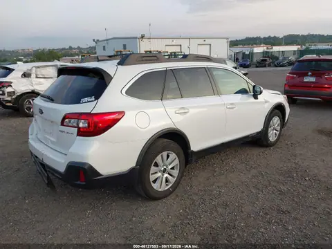 2019 Subaru Outback 2.5i Premium VIN 4S4BSAFC1K3348722 фото 4