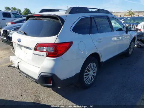 2018 Subaru Outback 2.5i VIN 4S4BSDAC6J3317733 фото 4