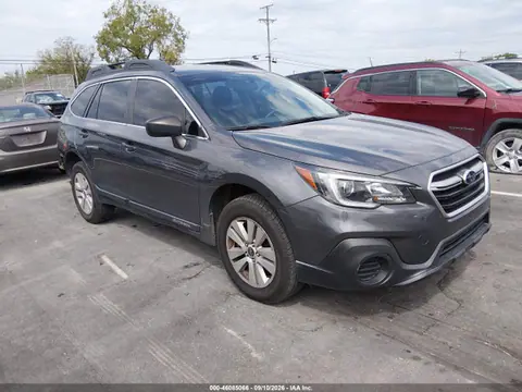 2018 Subaru Outback 2.5i VIN 4S4BSAAC4J3388671 фото 1
