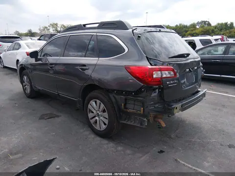 2018 Subaru Outback 2.5i VIN 4S4BSAAC4J3388671 фото 3