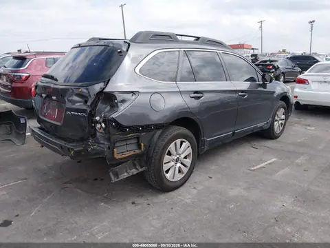 2018 Subaru Outback 2.5i VIN 4S4BSAAC4J3388671 фото 4