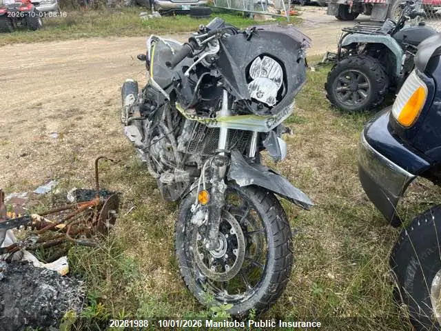 JS1C733B1H2100531 — 2017 Suzuki DL650ASE V-Strom SE Abs, Передняя часть (Front), фото до ремонта