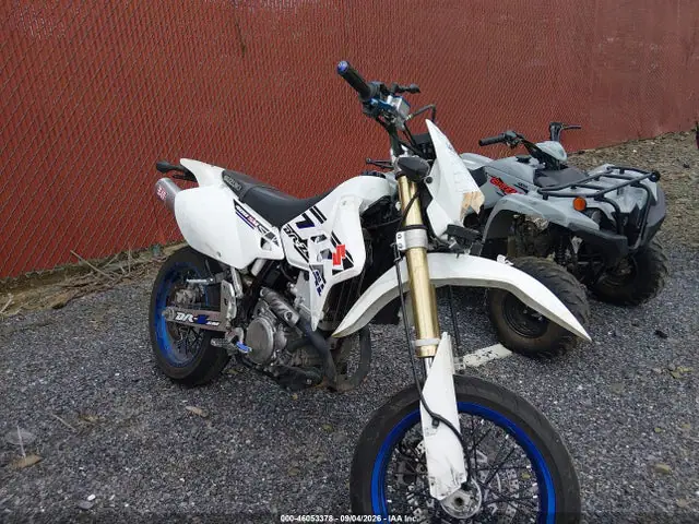 JS1SK44A6H2101230 — 2017 Suzuki DR-Z400 Sm, Правый бок (Right Side), фото до ремонта