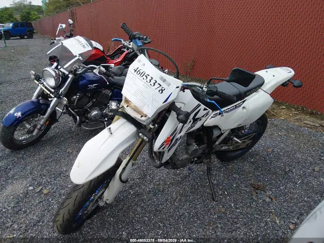JS1SK44A6H2101230 — 2017 Suzuki DR-Z400 Sm, фото 2 с аукциона IAAI 29.09.2026, Правый бок