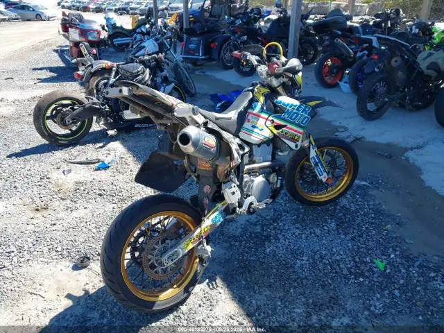 JS1SK44A2J2100081 — 2018 Suzuki DR-Z400 Sm, фото 4 с аукциона IAAI 13.10.2026, Левый бок