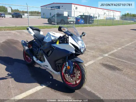 JS1GN7FA2S7101781 — 2025 Suzuki GSX-R, Кража, фото до ремонта