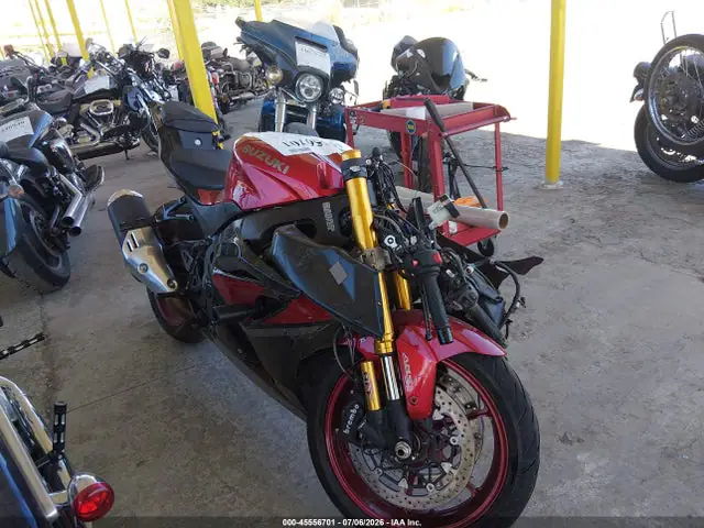 JS1DM11M6S7100024 — 2025 Suzuki GSX-R1000 R, Передняя часть (Front End), фото до ремонта