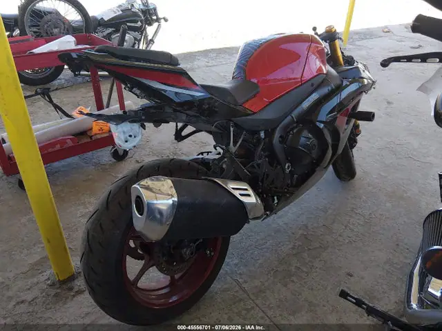 JS1DM11M6S7100024 — 2025 Suzuki GSX-R1000 R, фото 4 с аукциона IAAI 14.10.2026, Передняя часть